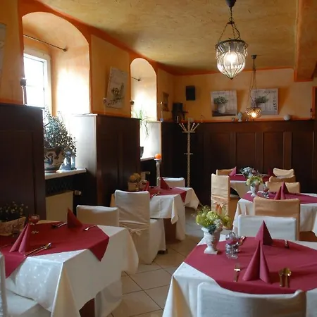 Hotel Schwarzer Baer 3*
